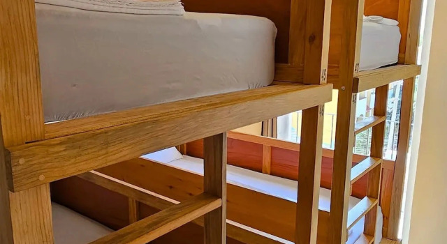 Кровать в общем номере Xtabentun Hostal