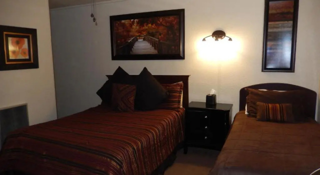Трёхместный номер Standard The Gateway Restaurant & Lodge