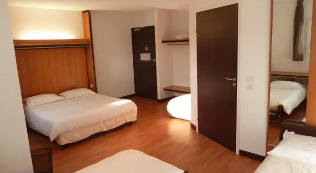 Семейный номер Standard Brit Hotel La Bonne Etape