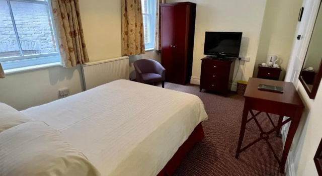Двухместный номер Standard Calverts Hotel - Newport, Isle of Wight - CAR FERRY TICKET from 109 Pounds