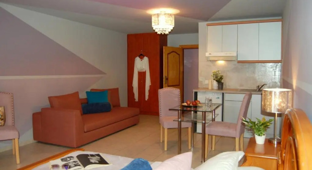 Alkyoni Studios & Apartments