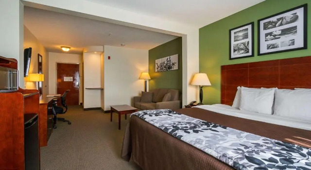 Люкс Sleep Inn & Suites Manchester near Arnold AFB