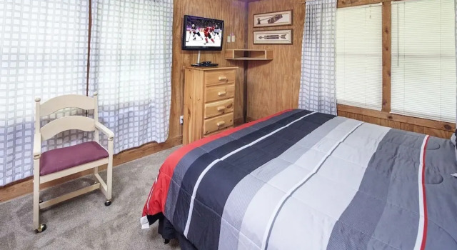 Er31 - Grandma And Granpaws Place - Great Location - Close To Parkway In Pf 2 Bedroom Cabin by RedAwning, Забронировать Дом для отпуска Пиджен-Фордж Great Smoky Mountains National Park, рядом с Wear Farm City Park