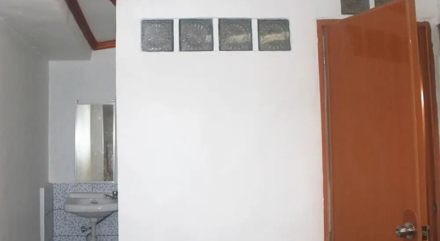 Кровать в общем номере J's Backpackers Hostel