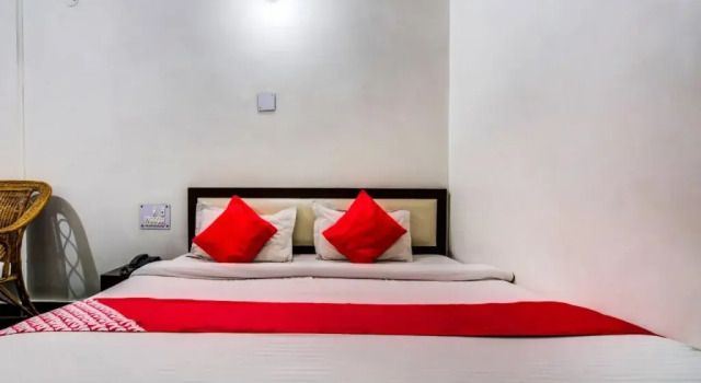 Sekhar's Rest House By OYO Rooms, Prenota Hotel Dhanbad Jharkhand