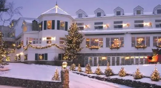Четырёхместный номер Standard с красивым видом из окна Mirror Lake Inn Resort and Spa