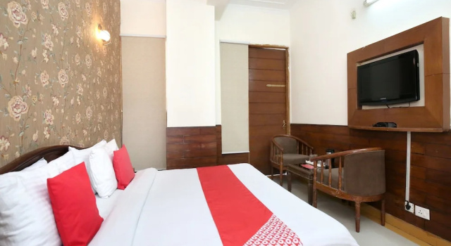 Двухместный номер Standard с балконом Hotel City Paradise