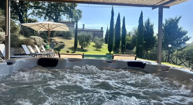 Вилла Podere Baiocco Sleeps 22 People 2 Private Pools Walking Distance to Town-podere Baiocco
