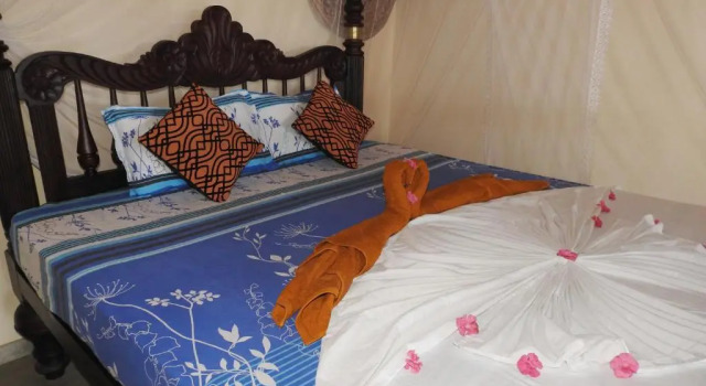 Двухместный номер Superior с балконом и с видом на озеро Eagles Nest Cabanas