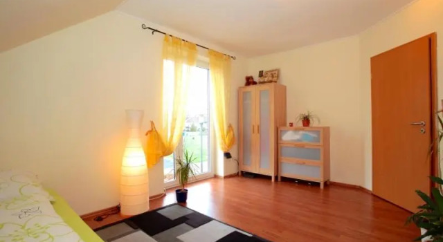 4526 Private Single Rooms, Забронировать Отель Латцен Ганновер, рядом с Торговый центр "Лайне Центер Латцен"