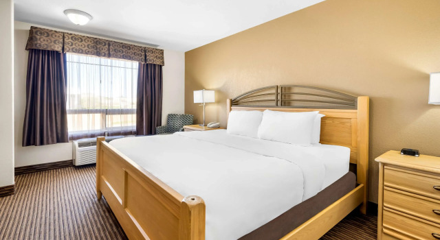 Двухместный люкс SureStay Plus Hotel by Best Western Drumheller