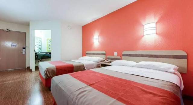 Четырёхместный номер Deluxe Motel 6 Mississauga, ON - Toronto