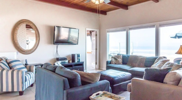 Oceanfront  W/ Direct Beach Access 3 Bedroom Home, Rezervovat Hotel Oceano Pismo Beach and Vicinity