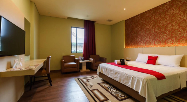 RedDoorz Plus near Ancol