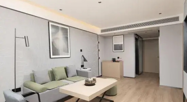 Люкс Business Country Inn & Suites by Radisson (Guiyang Southwest Trade City, Guanshanhu District)