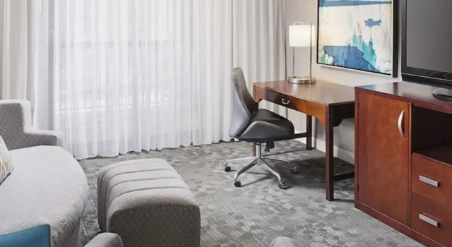 Двухместный люкс Country Inn & Suites by Radisson, Columbus-Edinburgh