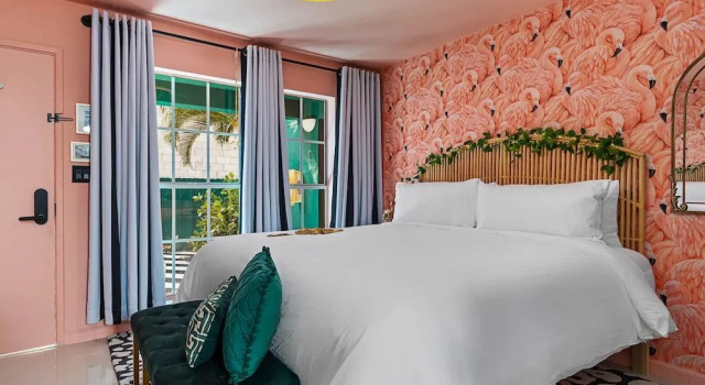 Kini Beach Haus, Забронировать Отель Отели Форт-Лодердейл с парковкой, рядом с Театр Andrews Living Art Studio, Парковка