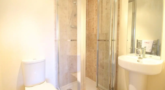 Апартаменты с 2 комнатами с балконом Continental Apartments at Wallis Square with Parking, WiFi & Netflix