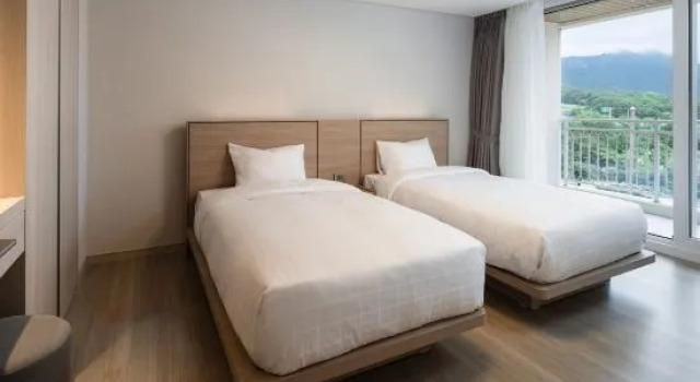 Люкс с видом на горы Kumho Seorak Resort