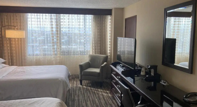 Четырёхместный номер Standard Sheraton Denver West Hotel