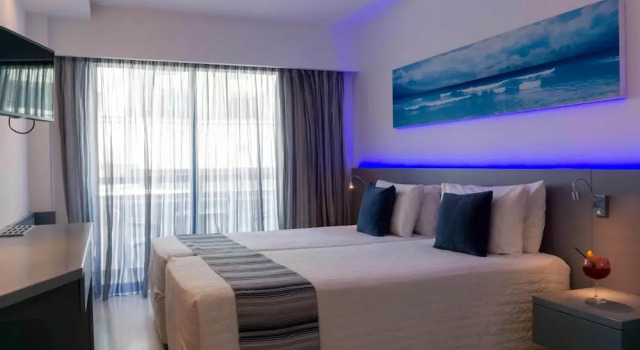 Двухместный номер Superior с балконом и с частичным видом на море Anonymous Beach Hotel