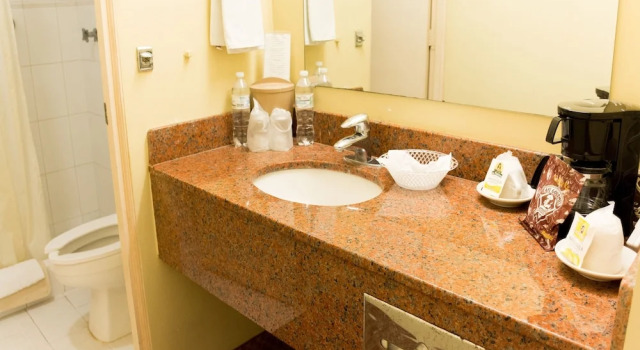 Двухместный номер Standard Hafersons Inn Hotel & Suites