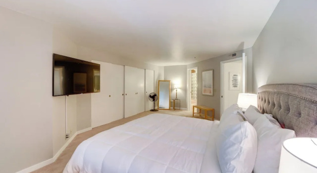 Апартаменты Beautiful Condo w/ Balcony on Lake Chelan!
