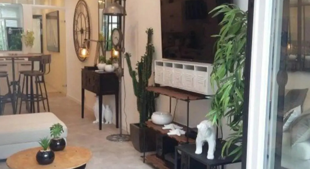 BANDOL Magnifique appartement en RDC cour sans vis à vis 5mn plage