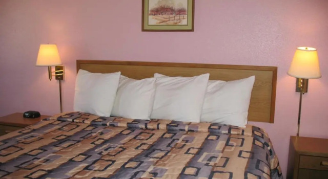 Camera Standard Executive Inn