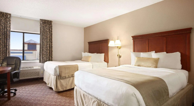 Четырёхместный номер Standard Baymont by Wyndham Sioux Falls