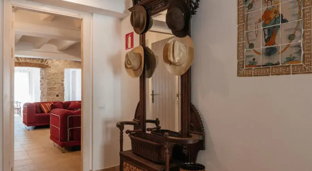 Mansion in Castellnou Near Pedraforca Mountains, Prenota Hotel Castellnou de Bages Catalogna