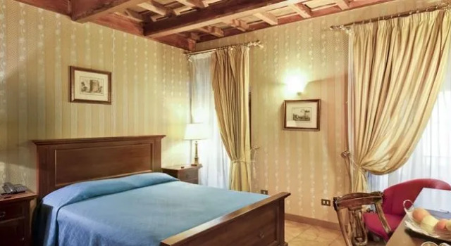Relais Group Palace Hotel, Забронировать Отель Отели Рима с завтраком, рядом с Театр Арджентина, Завтраки