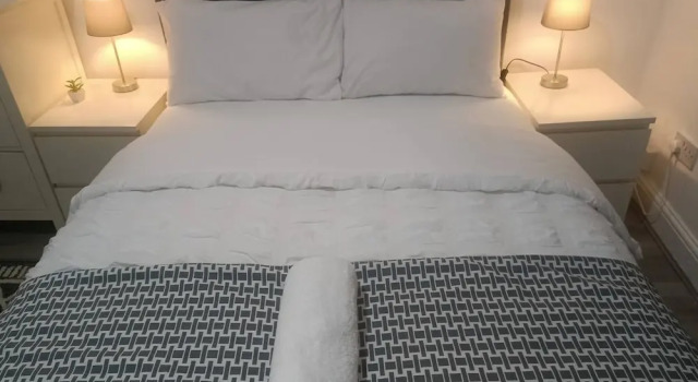 Апартаменты Modern & Stylish Retreat 15 Mins to Central London