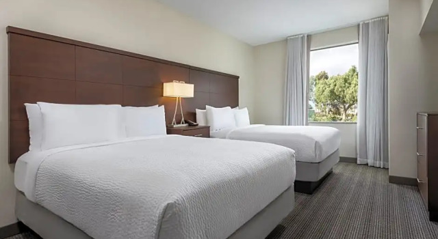 Четырёхместный люкс c 1 комнатой Staybridge Suites Carlsbad by IHG
