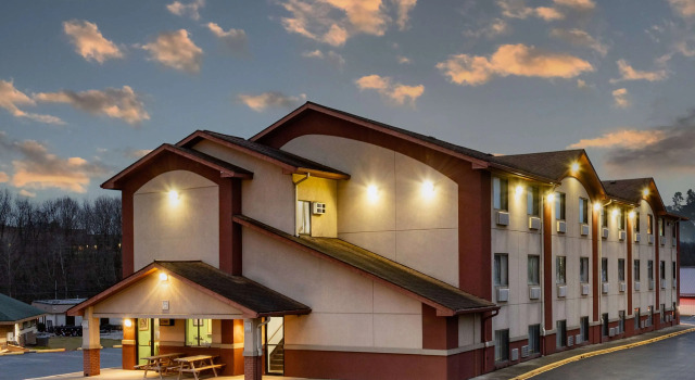 Super 8 by Wyndham Waynesburg, Buchen Sie Hotel Waynesburg Pennsylvania