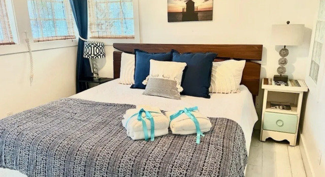 Quaint 2BR/25BA Cottage Nestled Between 30A & Panama City Beach! Sleeps 6, Забронировать Дом для отпуска Виллы Пляжа Вест-Панама-Сити, Вилла