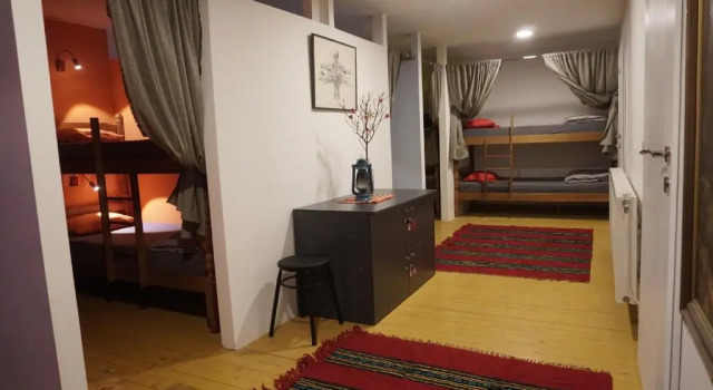 Кровать в общем номере Vertical Hostel Mavrovo