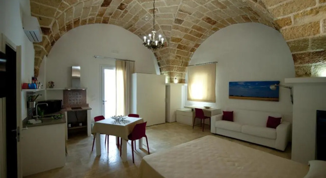 Suite 1 dormitor cu balcon TS Residence