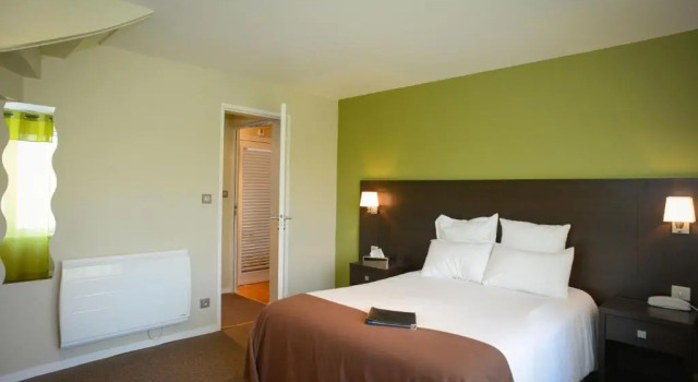 Семейный номер Standard Logis Hôtel Restaurant lAuberge Normande