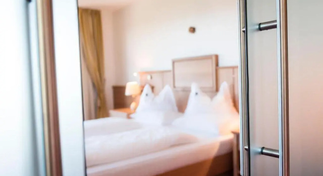 Полулюкс Hotel Peter