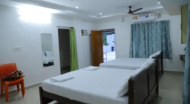 Люкс Nanda Mohan Homestay