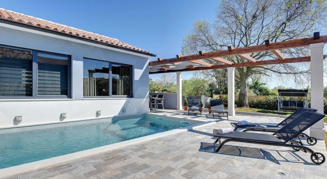 Коттедж Holiday Home in Galizana With Pool & Beach