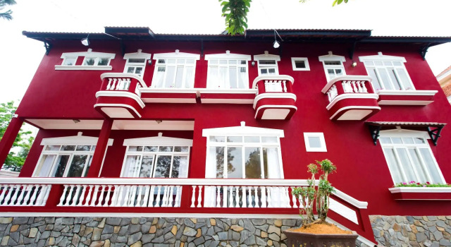 Adamas Villa Dalat, Buchen Sie Villa Hotels in Lam Dong mit Pool, Schwimmbad