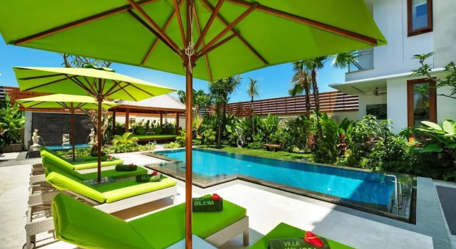 Вилла Deluxe с 5 комнатами с красивым видом из окна JOS Villa Canggu - Batu Bolong