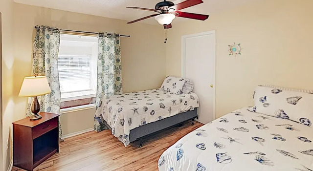 Entire Home-Bradenton 3/2 indoor pool near beaches