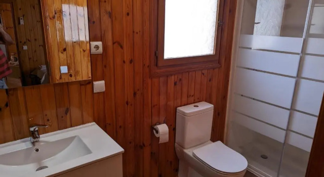 Коттедж с 2 комнатами Bungalow con piscina cerca de la playa de Torre del Mar Ideal familias