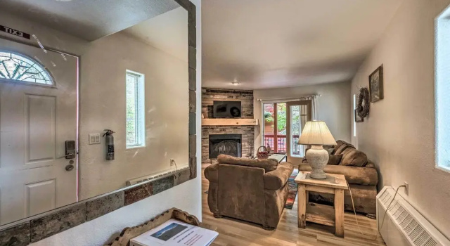 Mountain Lodge w/ Hot Tub, Walk to Grindstone Lake, Varaa Huoneisto Ruidoso New Mexico
