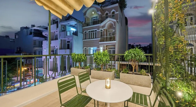Люкс Luxury Sunny Greenery oasis in downtown