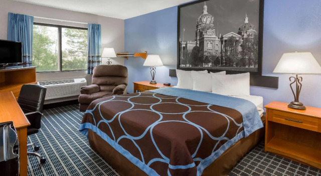 Двухместный номер Accessible Super 8 by Wyndham Iowa City/Coralville