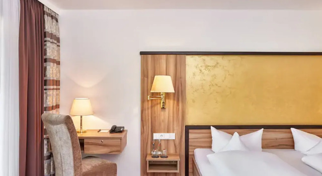 Двухместный номер Comfort с балконом и с видом на горы Königshof Hotel Resort - Partner von Oberstaufen PLUS und PLUS GOLF